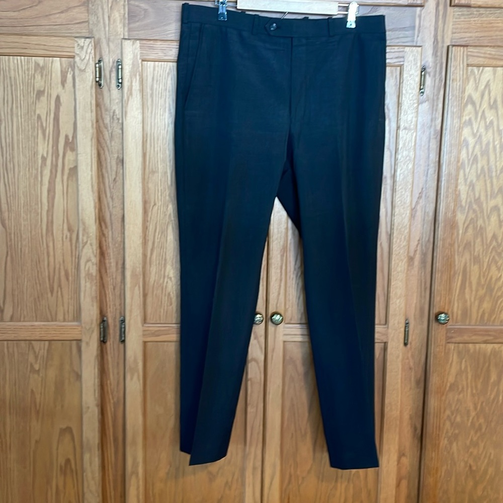 Men’s Dress Pants. Easy Traveler. Wool Polyester blend-size 36.Length approx 32”